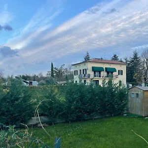 https://la-casa-gialla-gracciano.it-tuscanyhotel.com