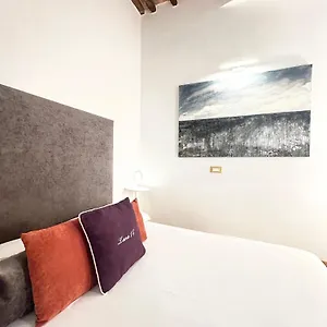 http://luna-14-charming-suite.hotels-perugia.com